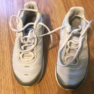 Nike air max plus white sneakers size 13
